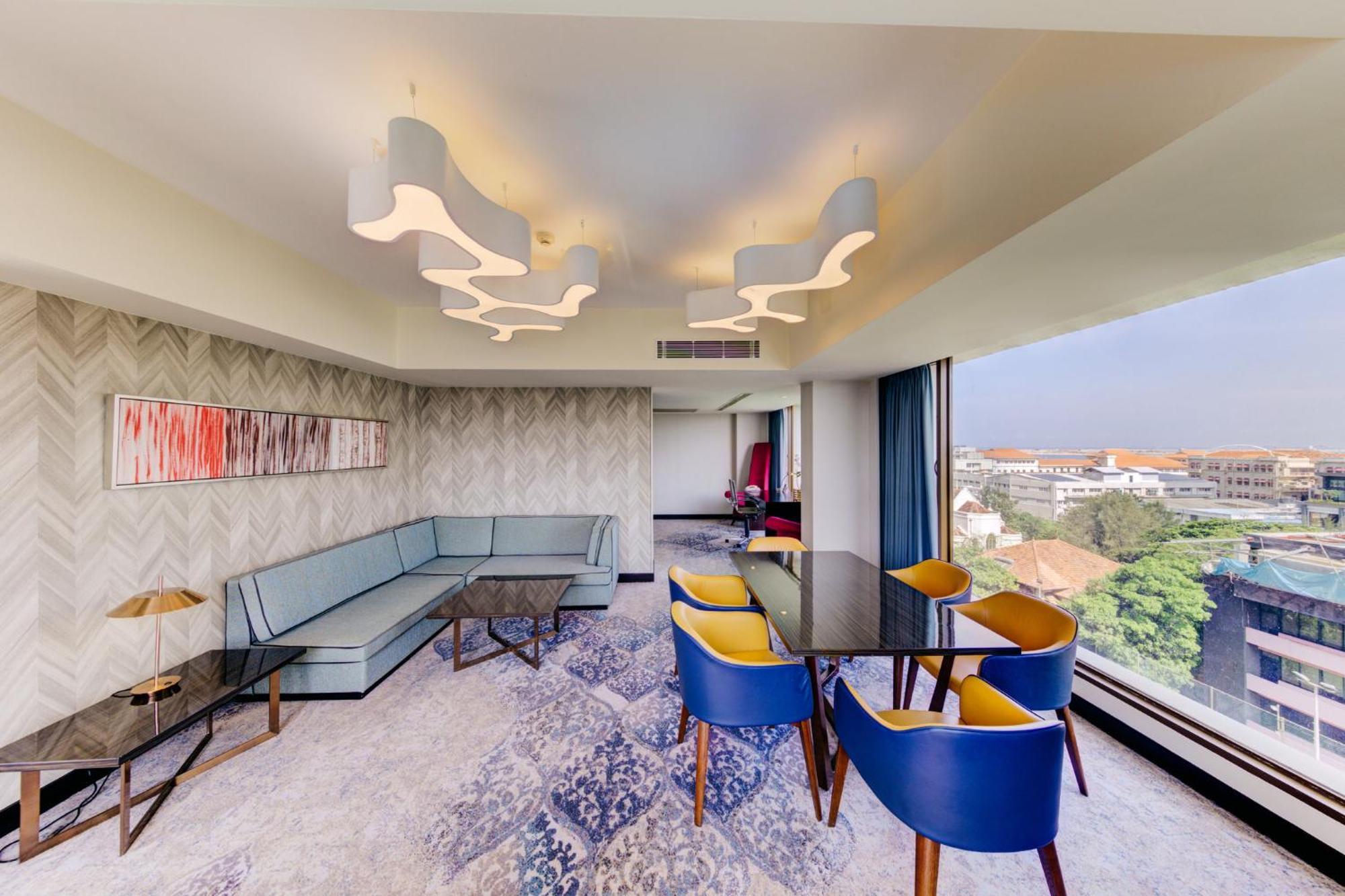 Cinnamon Grand Hotel 5*